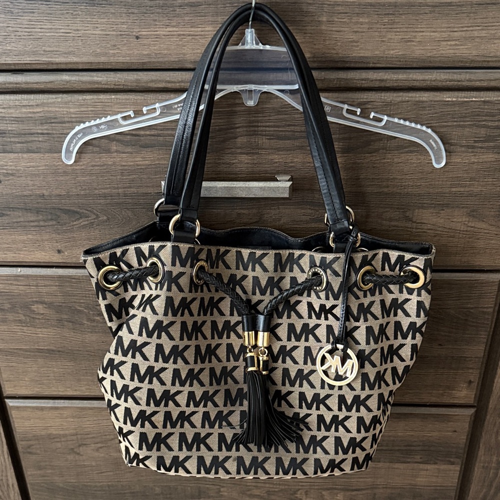 Michael Kors Marina Signature Canvas Large Drawstring Tote Bag - Black & Tan